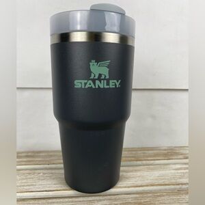 Stanley gray 20 oz Quencher H2.0 FlowState Tumbler for cold oh hot beverages